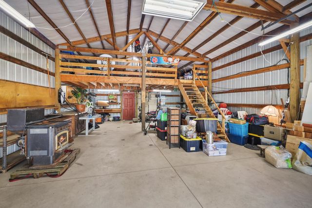 22707 E Lakeview Rd, Newman Lake, WA 99025