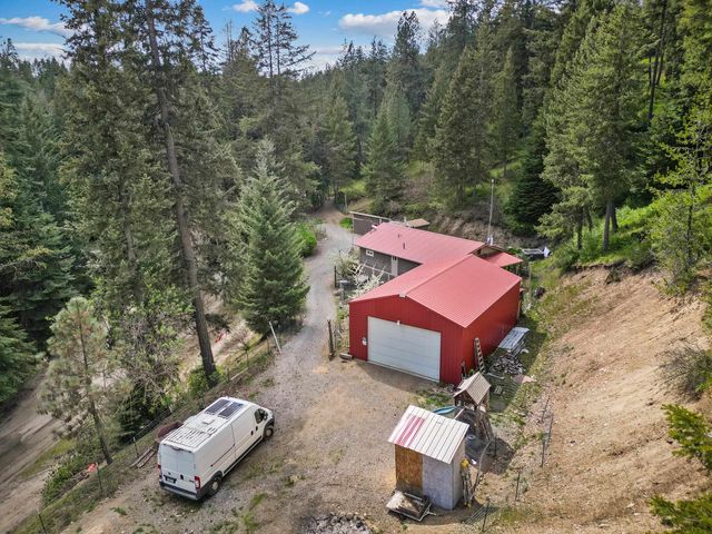22707 E Lakeview Rd, Newman Lake, WA 99025