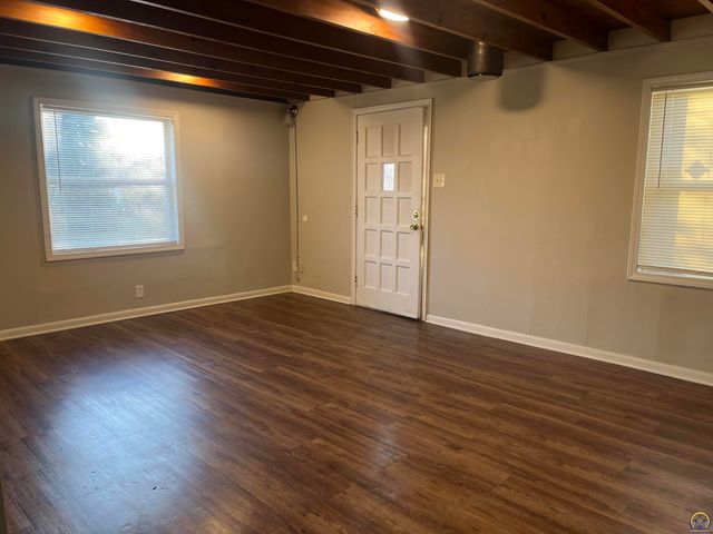 833 SW Parkview ST, Topeka, KS 66614