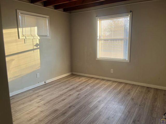 833 SW Parkview ST, Topeka, KS 66614