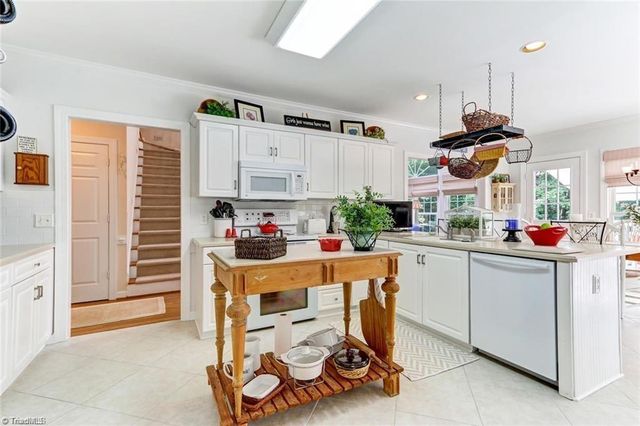 4406 Natural Lake Court, Greensboro, NC 27410