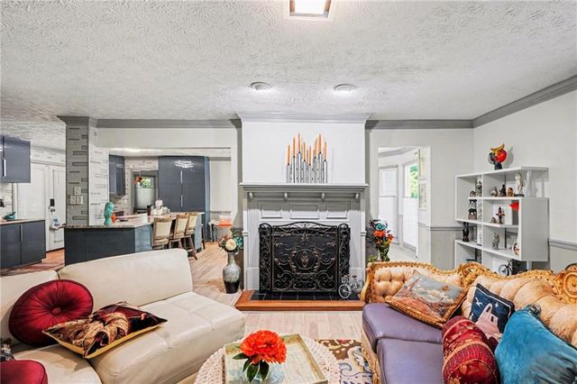 180 Roxboro Court, Fayetteville, GA 30215