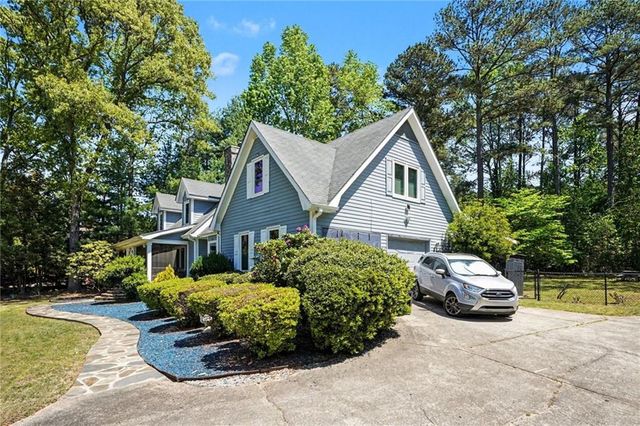 180 Roxboro Court, Fayetteville, GA 30215