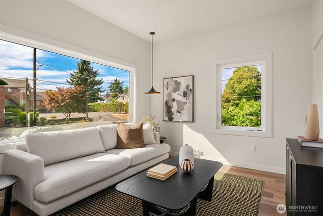 150 24th Avenue, Seattle, WA 98112