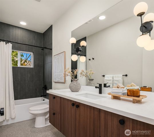 150 24th Avenue, Seattle, WA 98112