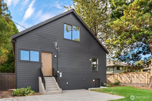 150 24th Avenue, Seattle, WA 98112