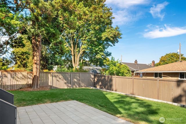 150 24th Avenue, Seattle, WA 98112