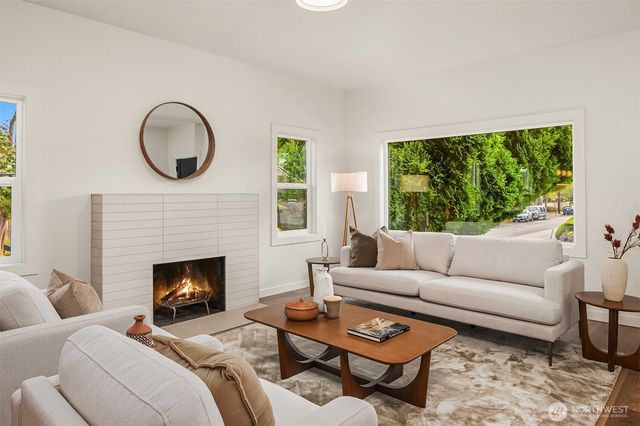 150 24th Avenue, Seattle, WA 98112