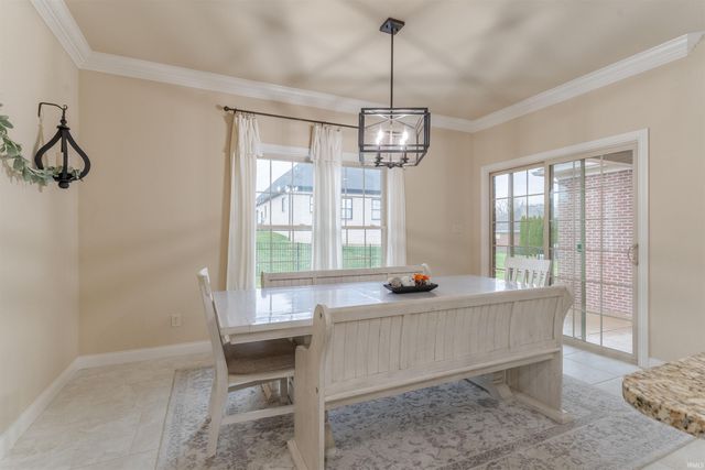 5600 Essex Drive, Newburgh, IN 47630