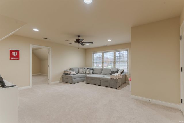 5600 Essex Drive, Newburgh, IN 47630