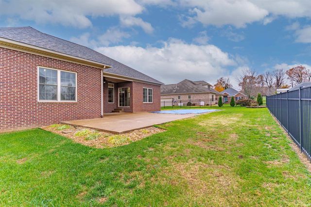 5600 Essex Drive, Newburgh, IN 47630