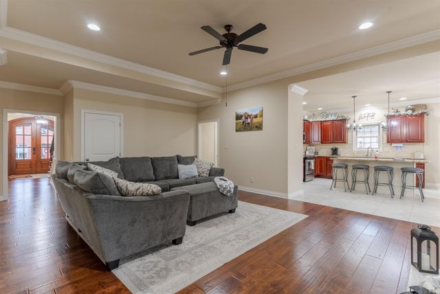 5600 Essex Drive, Newburgh, IN 47630