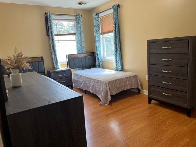 39 Moffitt Street 39, Bridgeport, CT 06606