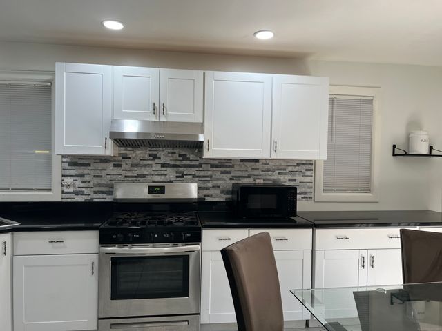 39 Moffitt Street 39, Bridgeport, CT 06606