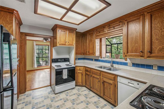 2707 Teakwood Court, College Station, TX 77845