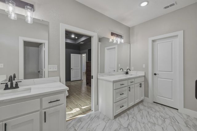 2206 N Fourth Street, Longview, TX 75605