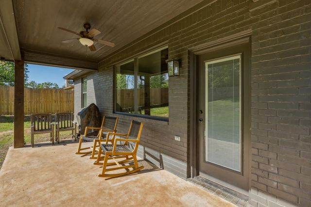 2206 N Fourth Street, Longview, TX 75605