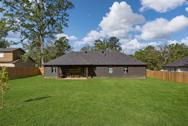 2206 N Fourth Street, Longview, TX 75605