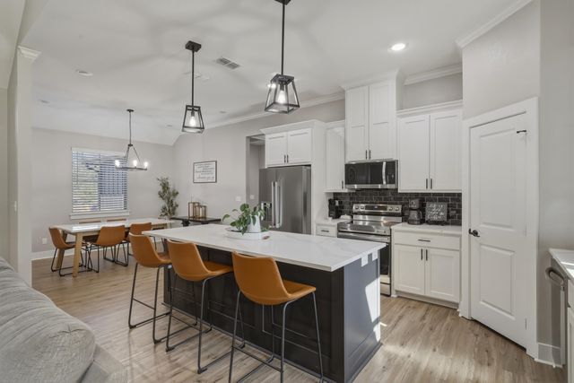 2206 N Fourth Street, Longview, TX 75605