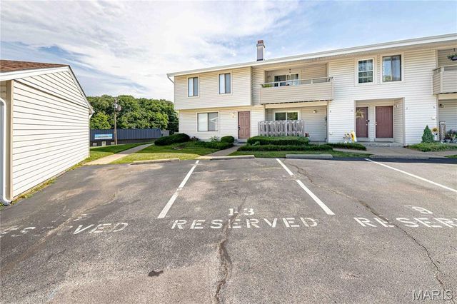 13 Dixons Court B, O'fallon, MO 63366