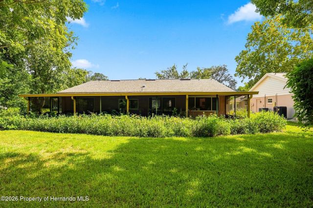 8700 Powderhorn Row, Hudson, FL 34667