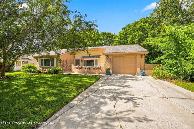 8700 Powderhorn Row, Hudson, FL 34667