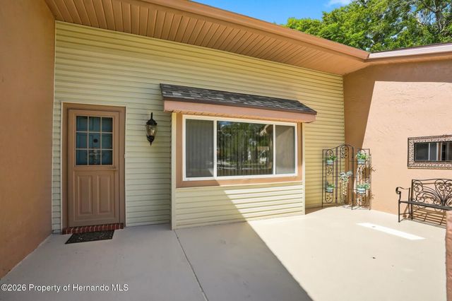8700 Powderhorn Row, Hudson, FL 34667