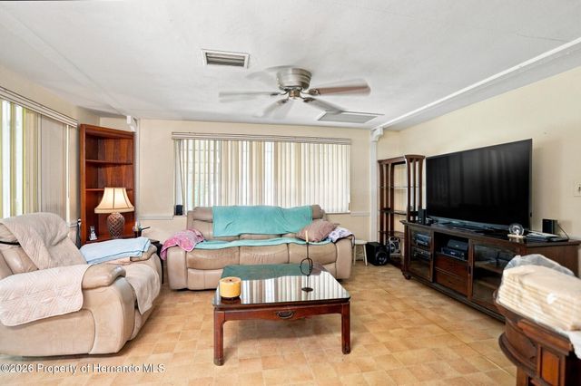 8700 Powderhorn Row, Hudson, FL 34667