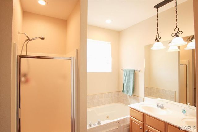 910 Oak Pass Lane, Sullivan, MO 63080