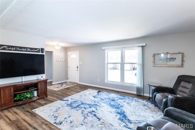 2161 Olde Winery Road, St Louis, MO 63129