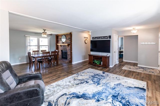 2161 Olde Winery Road, St Louis, MO 63129