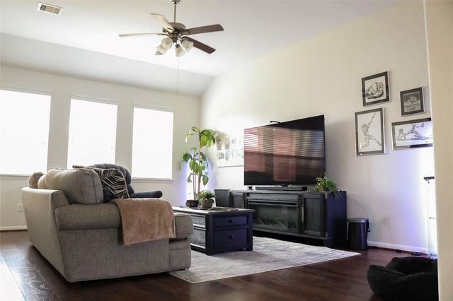 4703 N Bella Court, Alvin, TX 77511