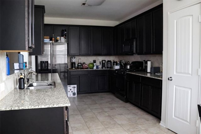 4703 N Bella Court, Alvin, TX 77511