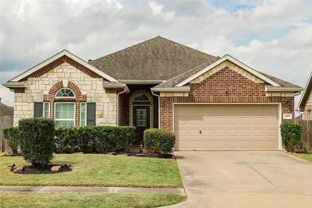 4703 N Bella Court, Alvin, TX 77511