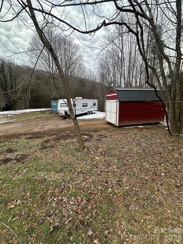 45 Windy Hollow Lane, Newland, NC 28657