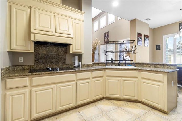 4004 Persimmon Drive, Palmhurst, TX 78573