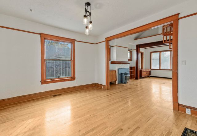 707 Slate Avenue NW, Albuquerque, NM 87102