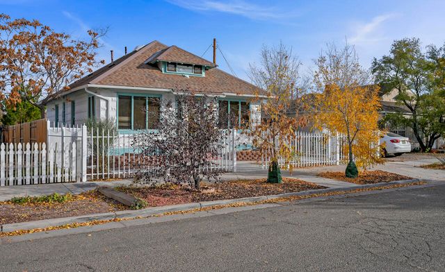 707 Slate Avenue NW, Albuquerque, NM 87102
