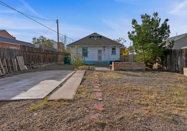 707 Slate Avenue NW, Albuquerque, NM 87102