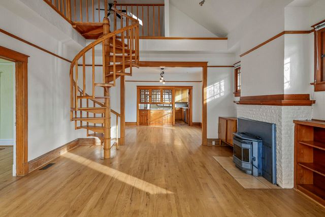 707 Slate Avenue NW, Albuquerque, NM 87102