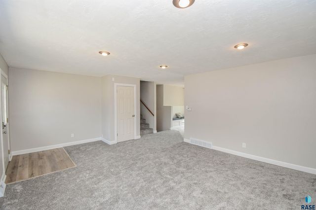 5801 W 51st St Street, Sioux Falls, SD 57106