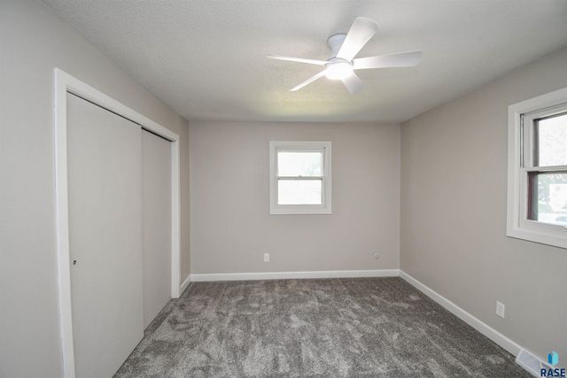 5801 W 51st St Street, Sioux Falls, SD 57106