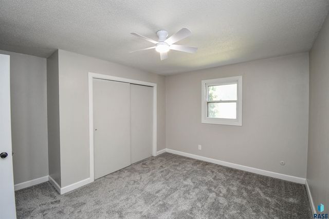 5801 W 51st St Street, Sioux Falls, SD 57106