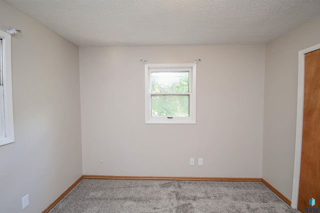 5801 W 51st St Street, Sioux Falls, SD 57106