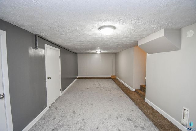 5801 W 51st St Street, Sioux Falls, SD 57106