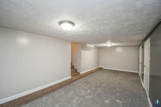 5801 W 51st St Street, Sioux Falls, SD 57106