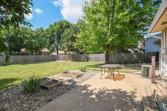 5801 W 51st St Street, Sioux Falls, SD 57106