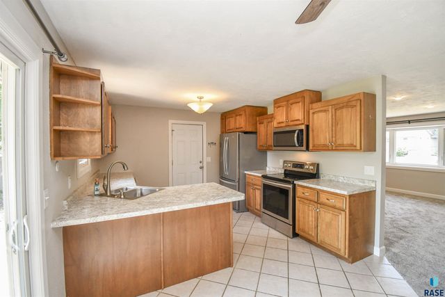 5801 W 51st St Street, Sioux Falls, SD 57106