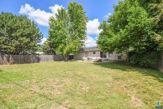 5801 W 51st St Street, Sioux Falls, SD 57106