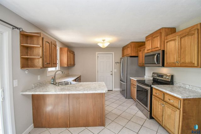 5801 W 51st St Street, Sioux Falls, SD 57106